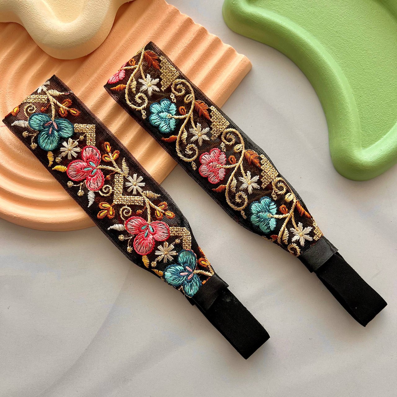 هدبندسنتی یا تل های کارکرده و سوزن دوزی