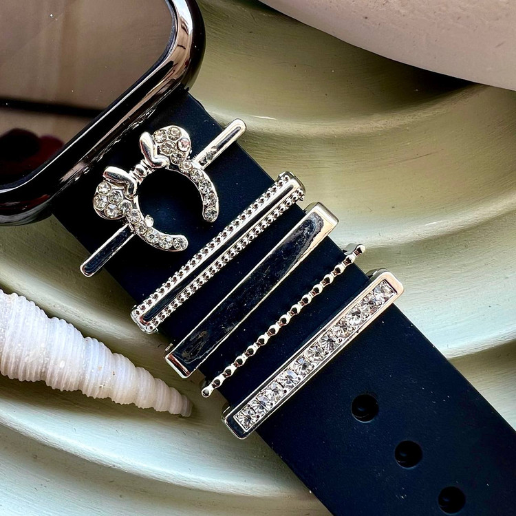 اکسسوری تزیینی ساعت